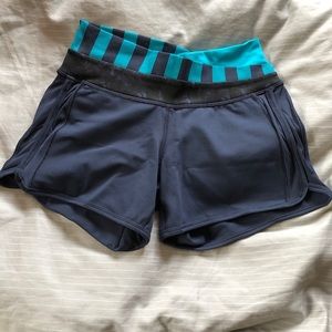 Lululemon size 4 short